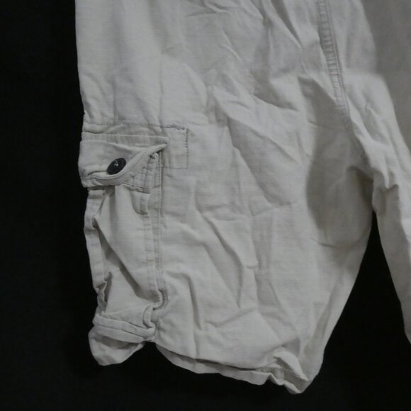 BLUENOTES - Classic Cargo - Knee Length | size 38 | Beige Cargo Shorts - Picture 12 of 16
